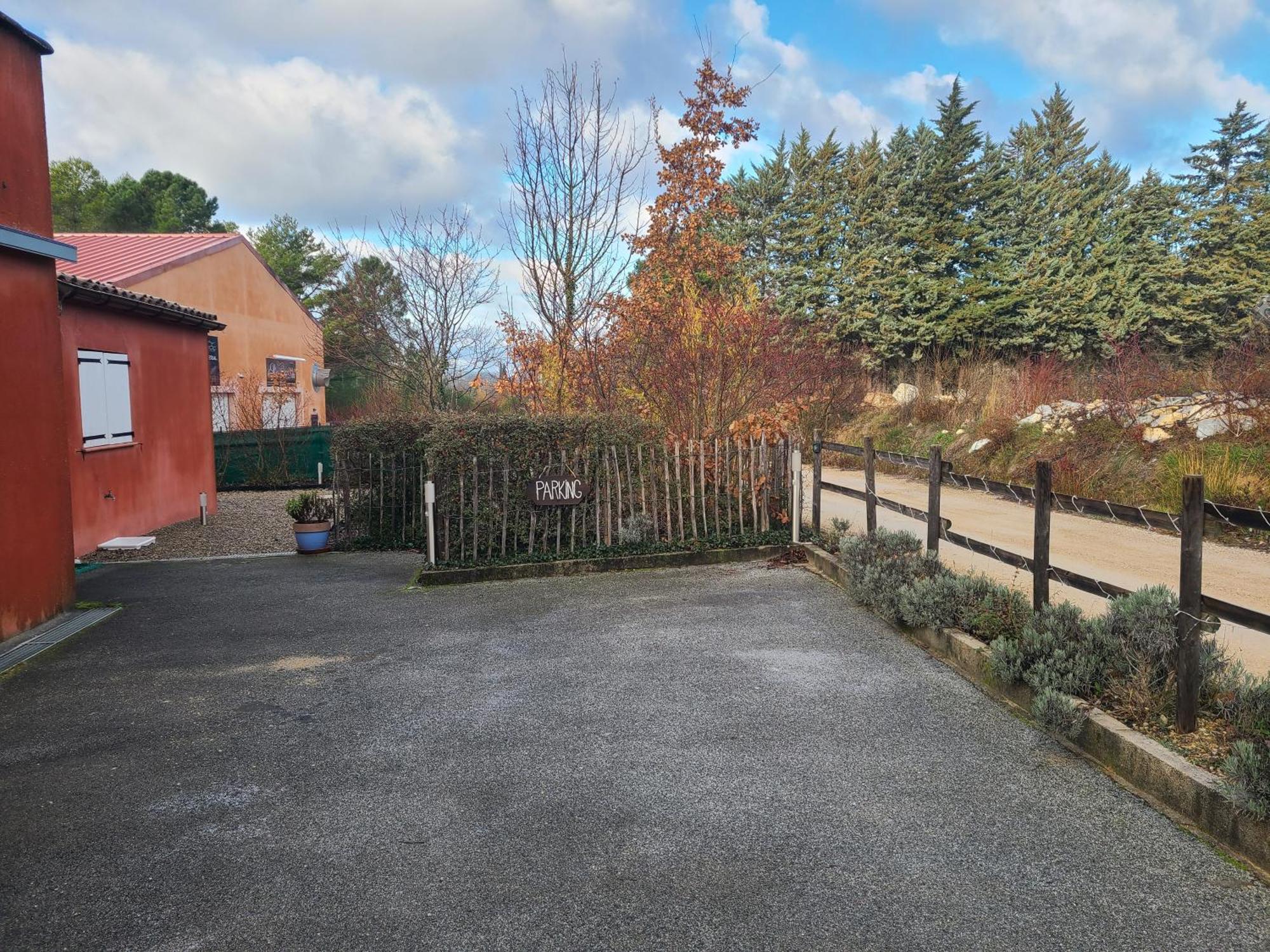 Gite Les Esparrus Villecroze Exterior foto